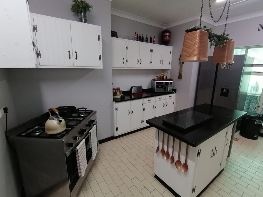 To Let 5 Bedroom Property for Rent in Generaal De Wet Free State